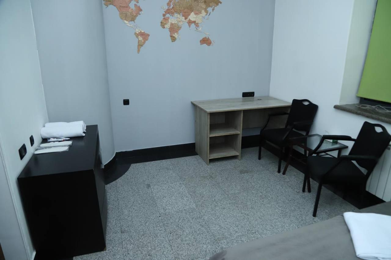 Joy Hotel Apartament Yerevan Exterior foto